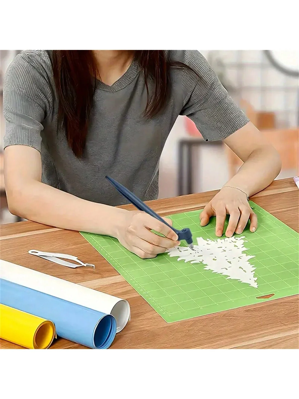 360° Rotating Craft Knife with Triangle Ruler - Precision Cutting Tool for Paper Crafts, Stencils & Vinyl - Image 4